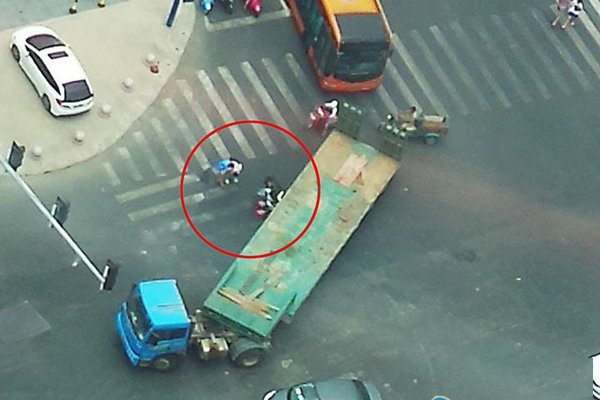 美狮贵宾会科普：事故不断伤亡惨重 夺命内轮差如何规避