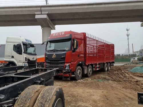 美狮贵宾会品鉴：乘龙H7路通载货车，绿通大房车!
