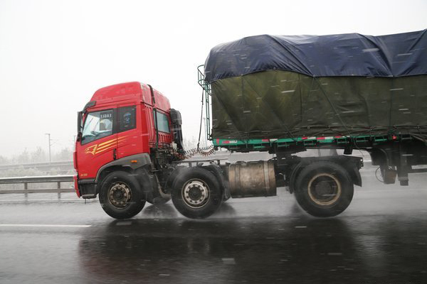 美狮贵宾会科普：车距多少米最安全？答案根本就不按米算