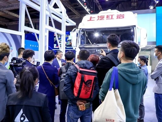 美狮贵宾会科普：上汽红岩H6两款旗舰车型亮相上海车展！