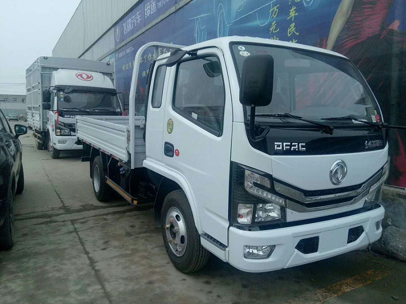 美狮贵宾会销售东风轻型车多利卡排半车
