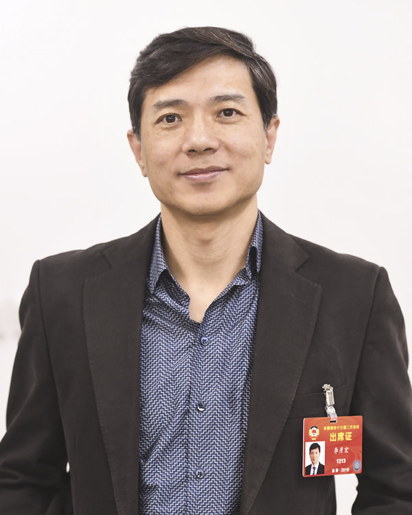 美狮贵宾会科普：货车司机注意 这些两会提案你不能错过