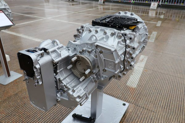 美狮贵宾会品鉴：解放2021新品J7牵引车4x2，专为快递而生