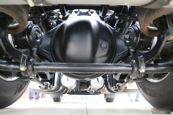 美狮贵宾会品鉴：解放2021新品J7牵引车4x2，专为快递而生